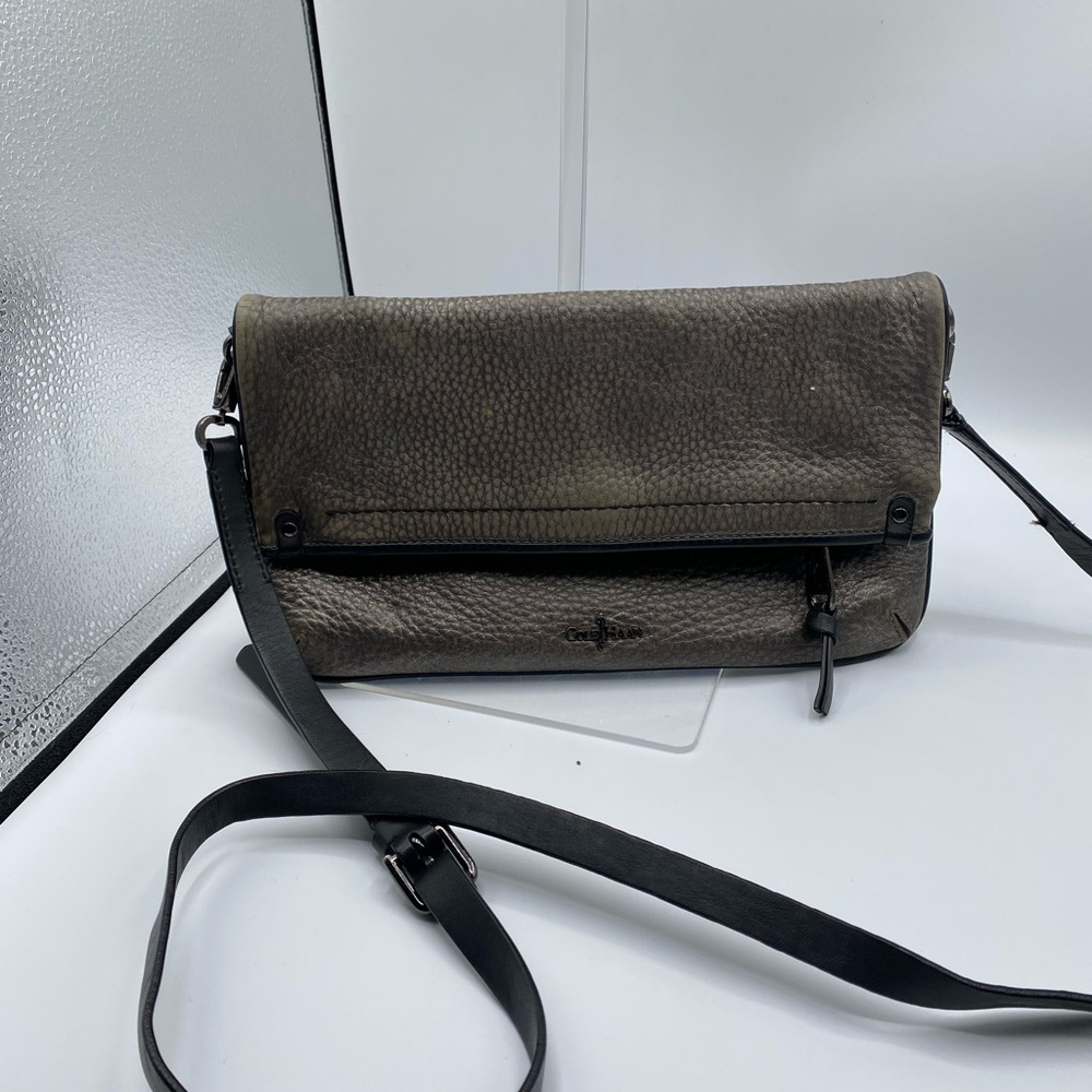 583Cole Haan grey pewter pouch foldover crossbody bag leather Preowned 11X10